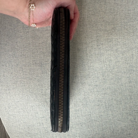 Authentic Bottega Veneta Black Wallet - Picture 3 of 7